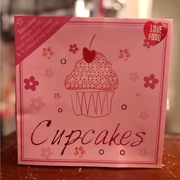 Cupcake Kit - Picture 1 of 11